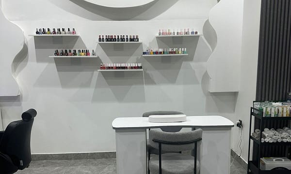 Perfect Nails Every Time â Manicure, Pedicure & Extensions Abu Dhabi - Image 2